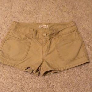 Women’s Aeropostale Khaki shorts Size 5/6